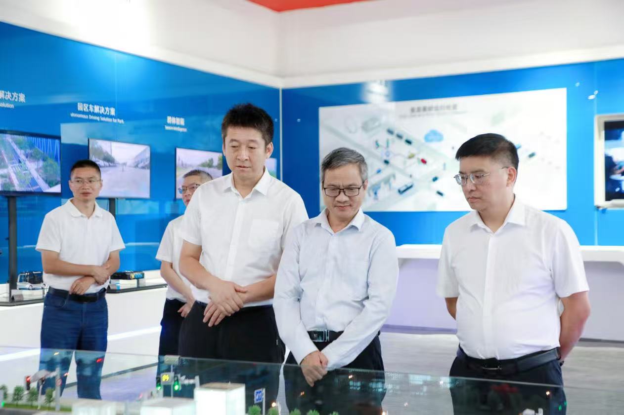 e63cee08cbc34ffc1c33de73e8cac24f